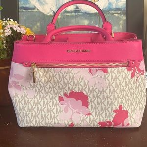 New with tags! Michael Kors, pink satchel purse!